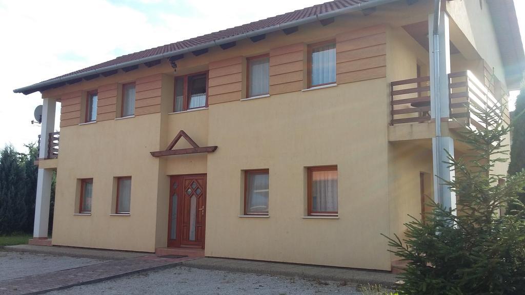 זלקרוס Bodzavirag Apartman מראה חיצוני תמונה